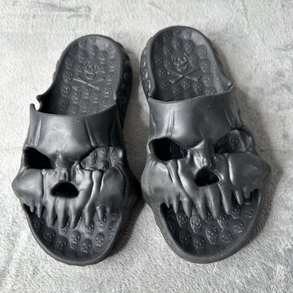 Skull Slide Shoes Mens Size 8 Slip On Horror Halloween Slippers Sandals Novelty - Picture 1 of 11